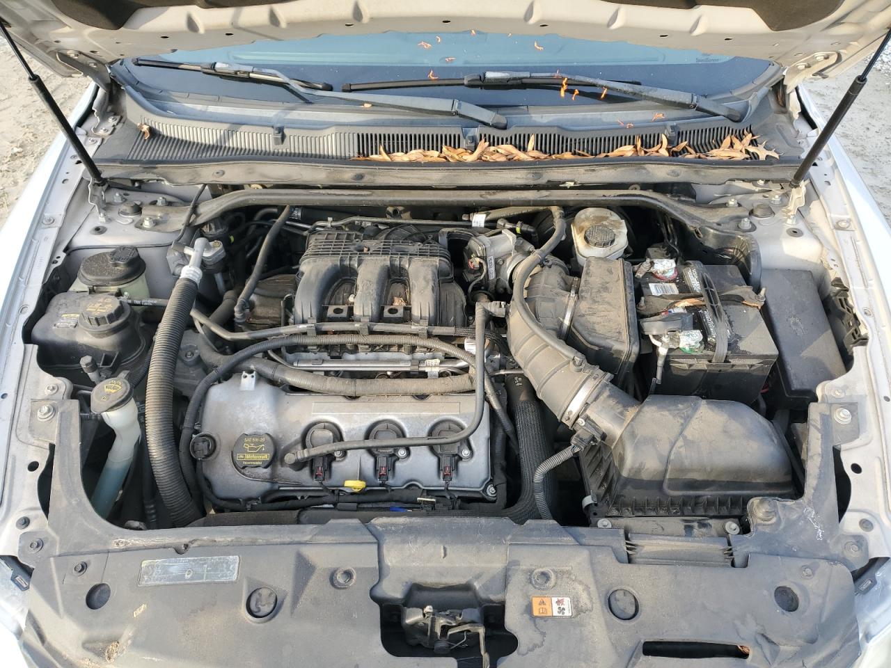 2011 Ford Taurus - Image 12
