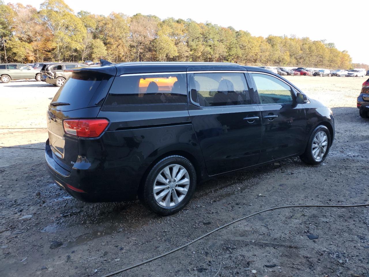 2016 Kia Sedona - Image 3