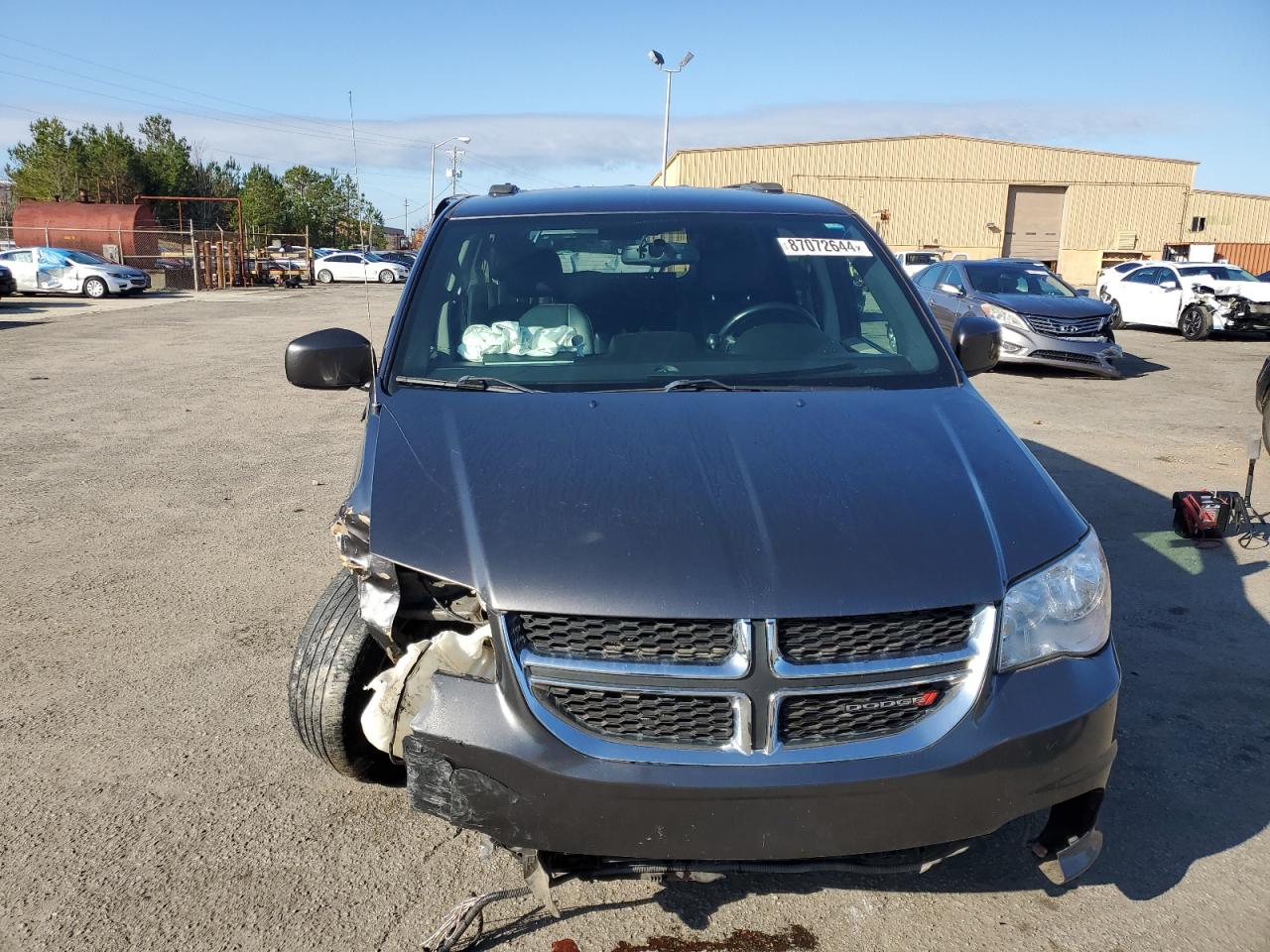 2016 Dodge Caravan - Image 5