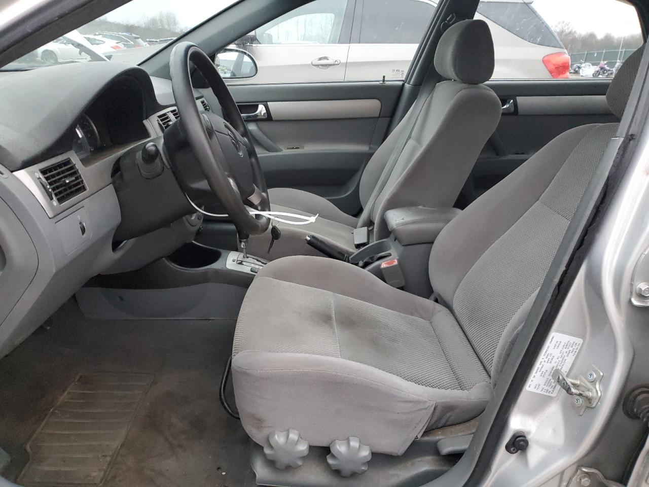 2008 Suzuki Forenza - Image 7
