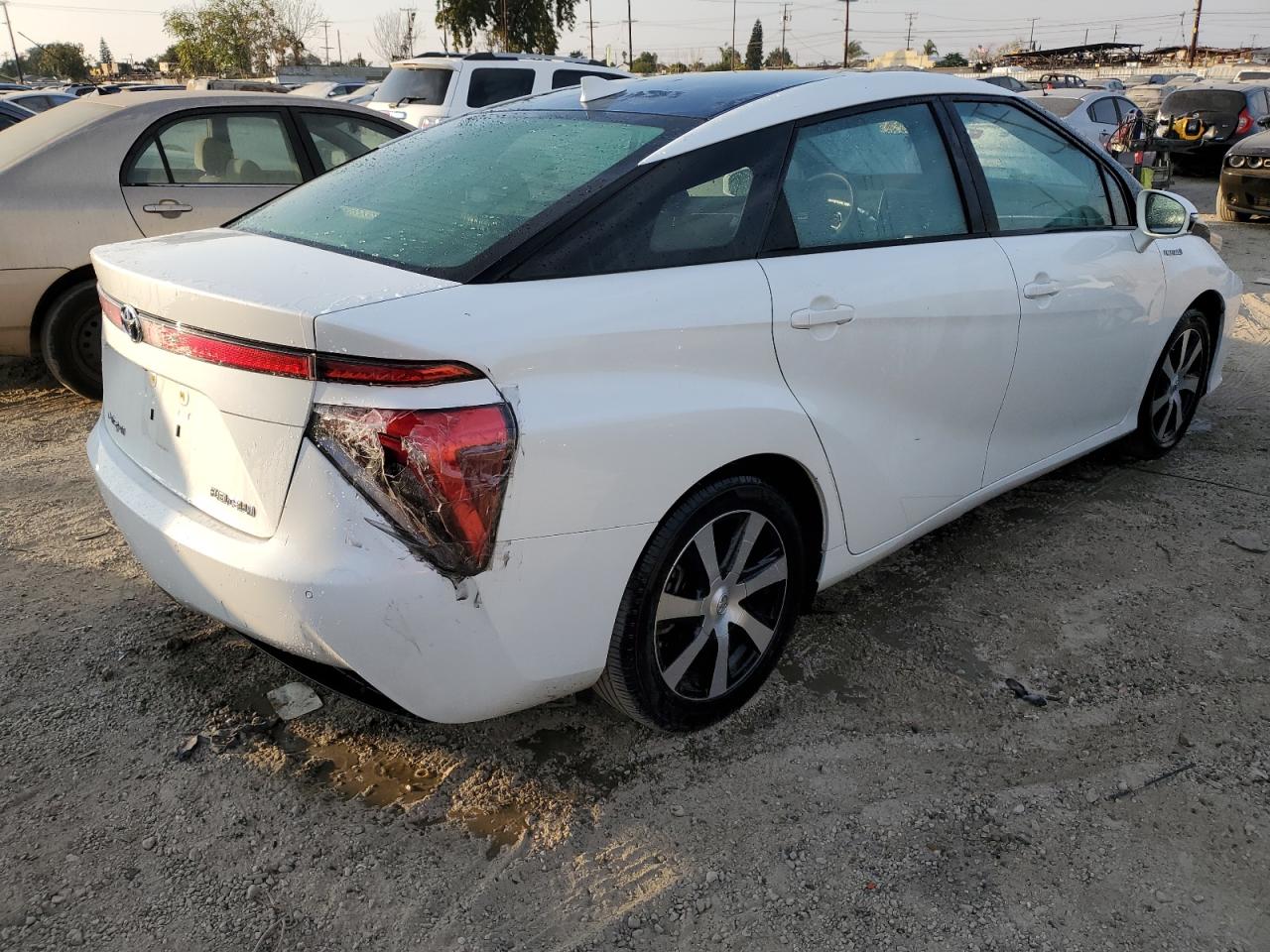 VIN JTDBVRBD3JA005087 2018 TOYOTA MIRAI no.3