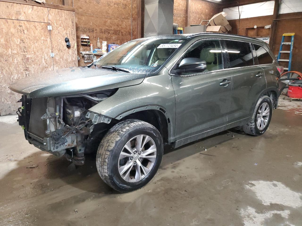2014 Toyota Highlander - Image 1