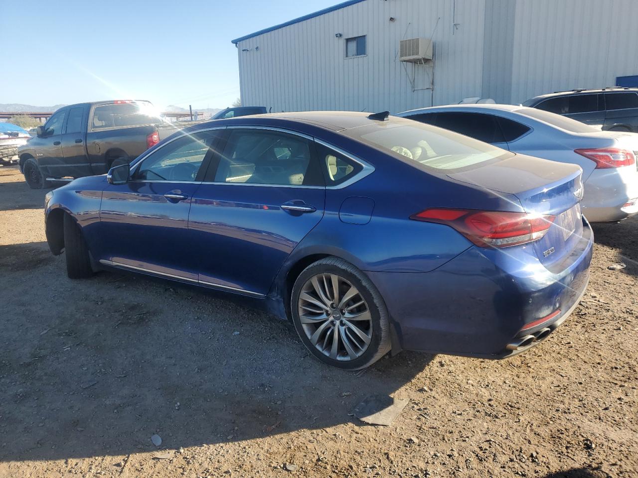 2015 Hyundai Genesis - Image 2