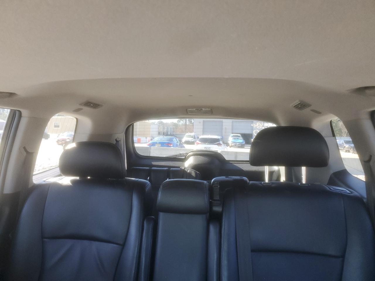 2012 Toyota Highlander - Image 10