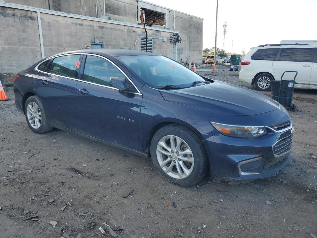 VIN 1G1ZE5ST4GF169984 2016 CHEVROLET MALIBU no.4