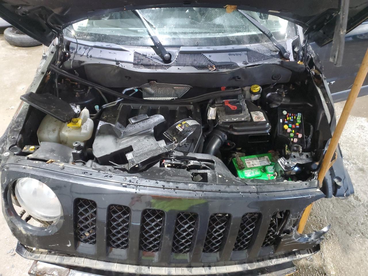 2015 Jeep Liberty (Patriot) - Image 12