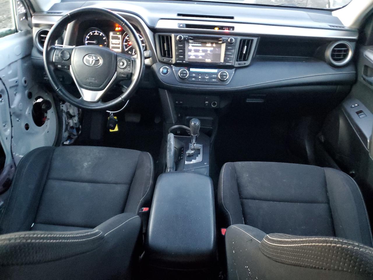 2018 Toyota RAV 4 - Image 8