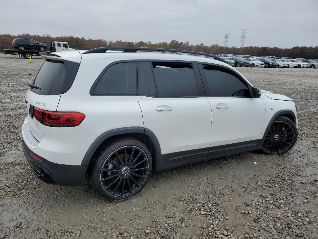 2022 Mercedes-Benz GLB - Image 3