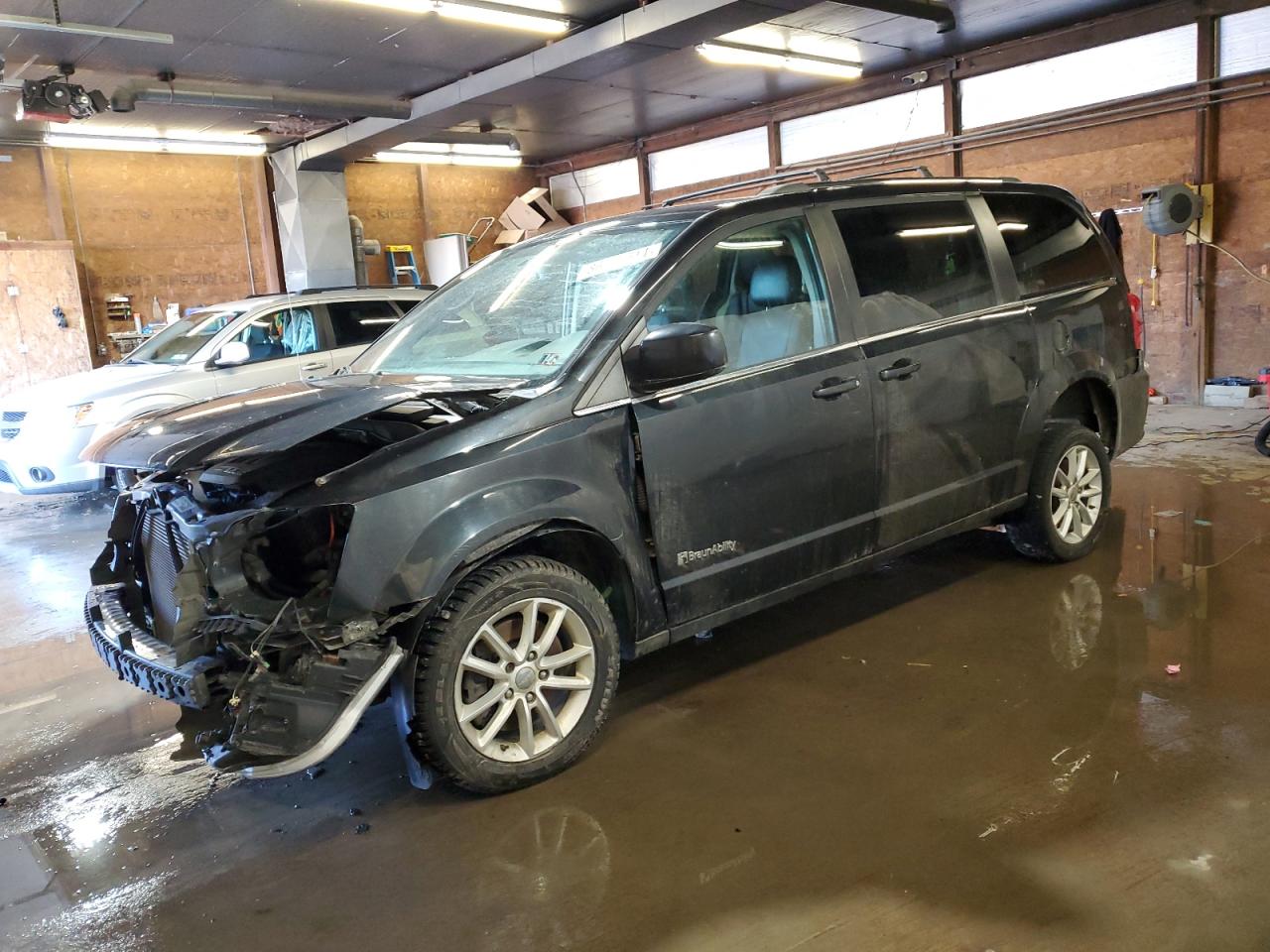2018 Dodge Grand Caravan Sxt for Sale in Ebensburg, PA - Front End