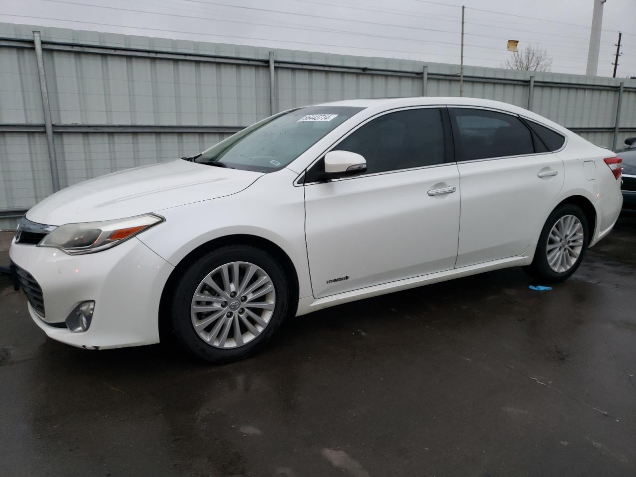 2015 Toyota Avalon - Image 1