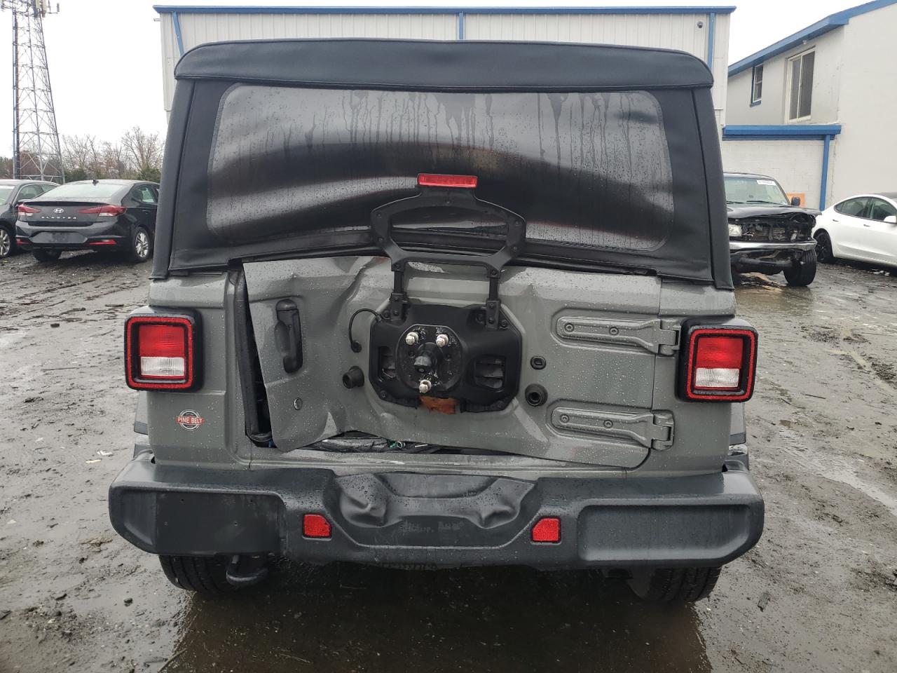 2018 Jeep Wrangler - Image 6