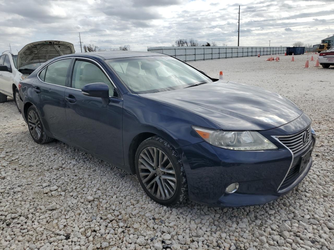 VIN JTHBK1GG3D2033952 2013 LEXUS ES350 no.4