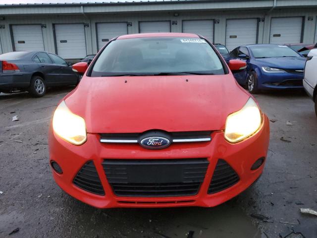 Sedans FORD FOCUS 2014 Czerwony