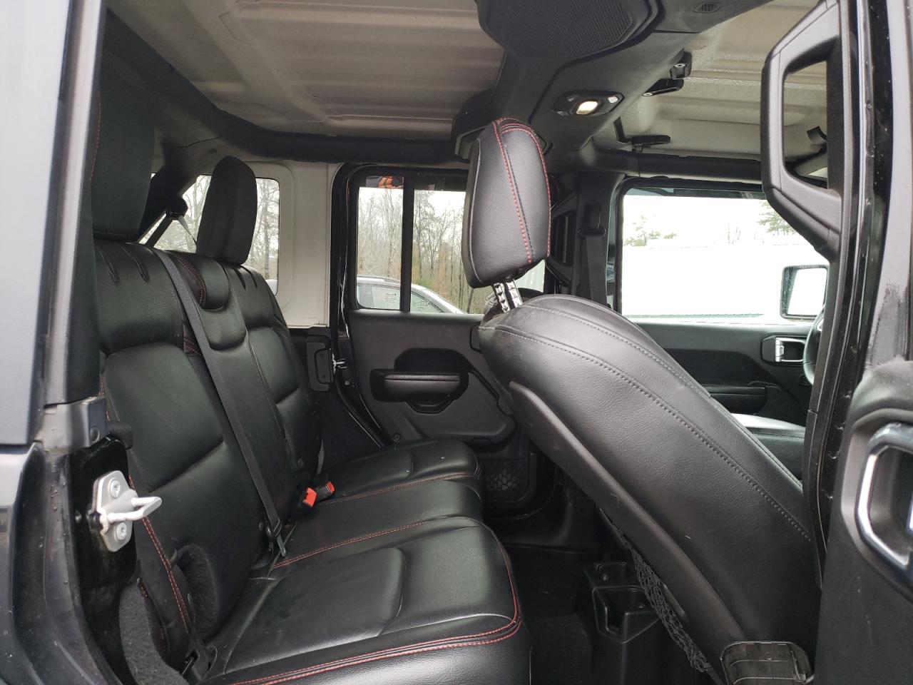 2018 Jeep Wrangler - Image 11
