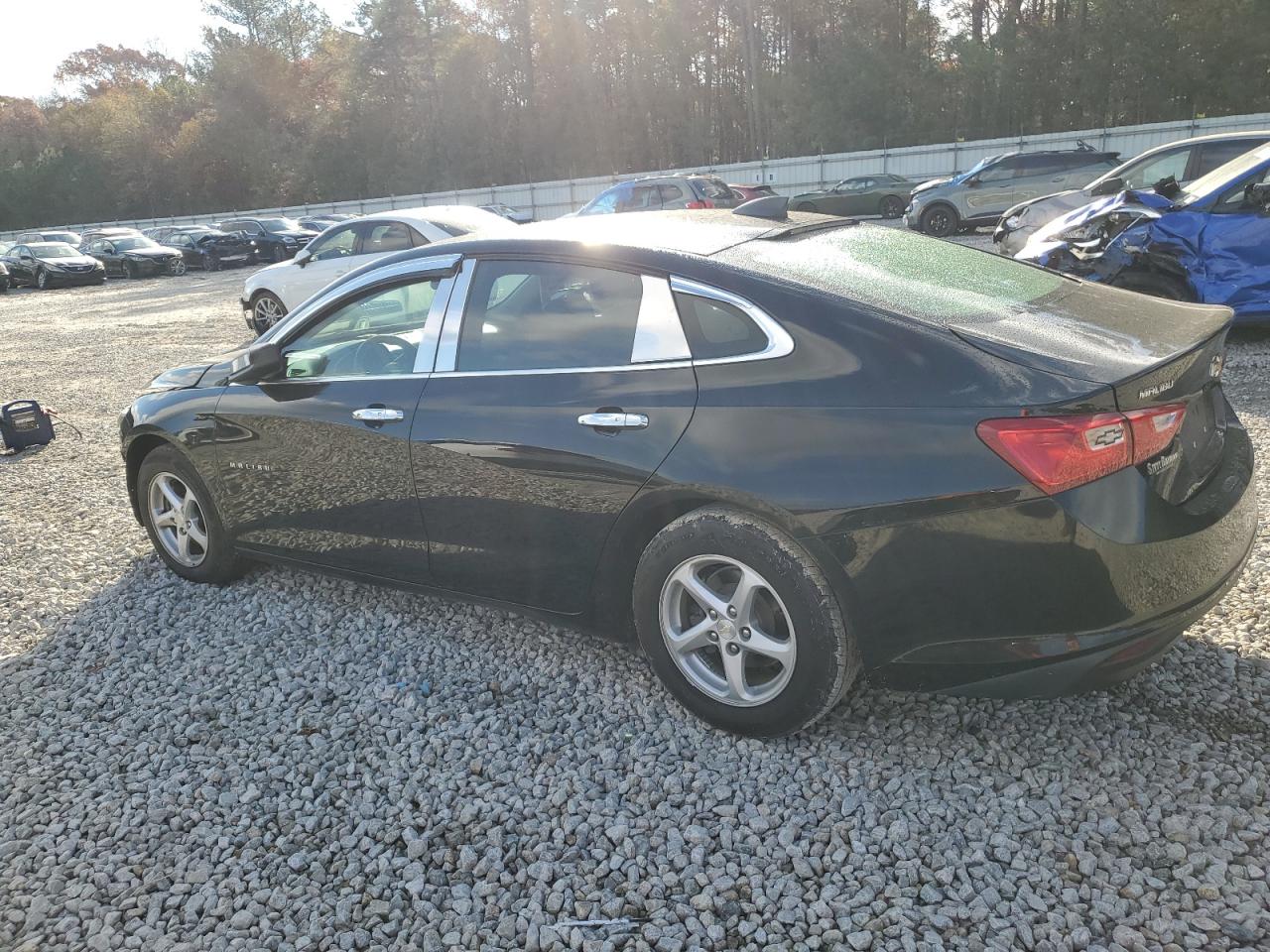 2018 Chevrolet Malibu - Image 2