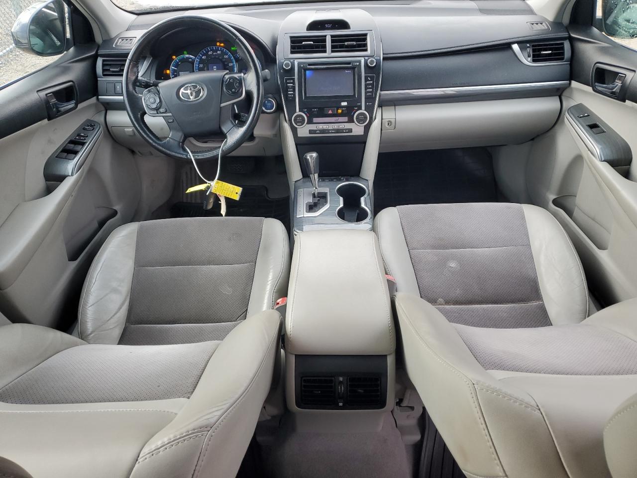2012 Toyota Camry - Image 8