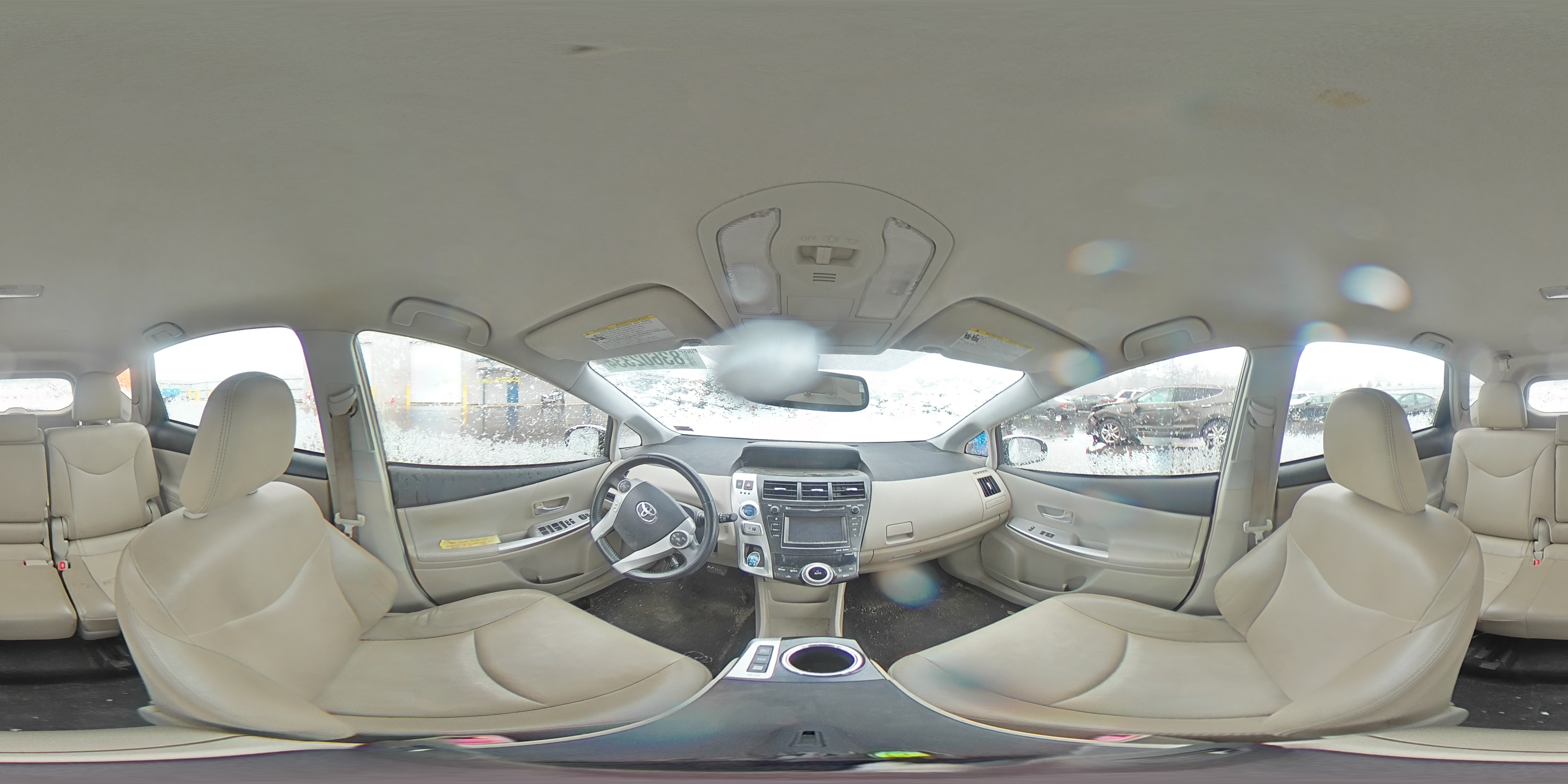 2014 Toyota Prius - Image 14