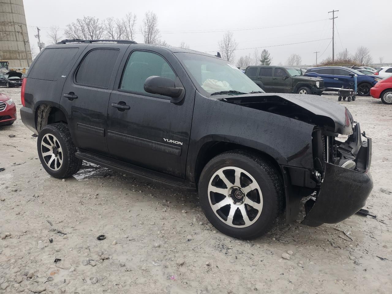 VIN 1GKS2CE04ER129556 2014 GMC YUKON no.4