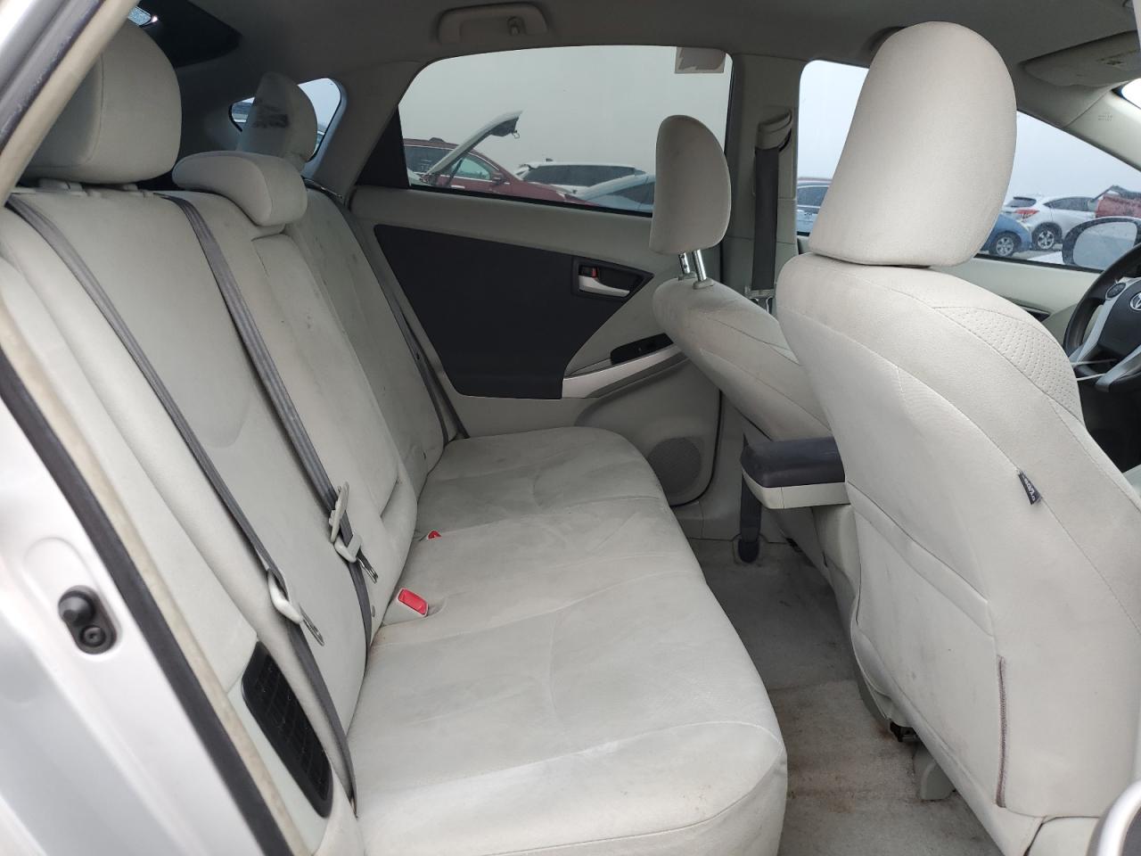 2010 Toyota Prius - Image 10