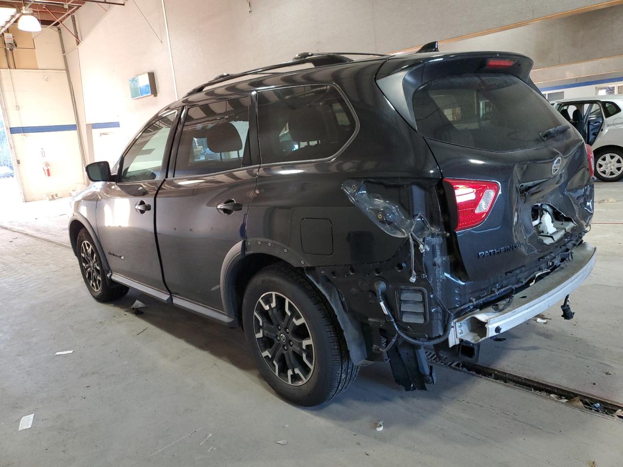 2020 Nissan Pathfinder - Image 2