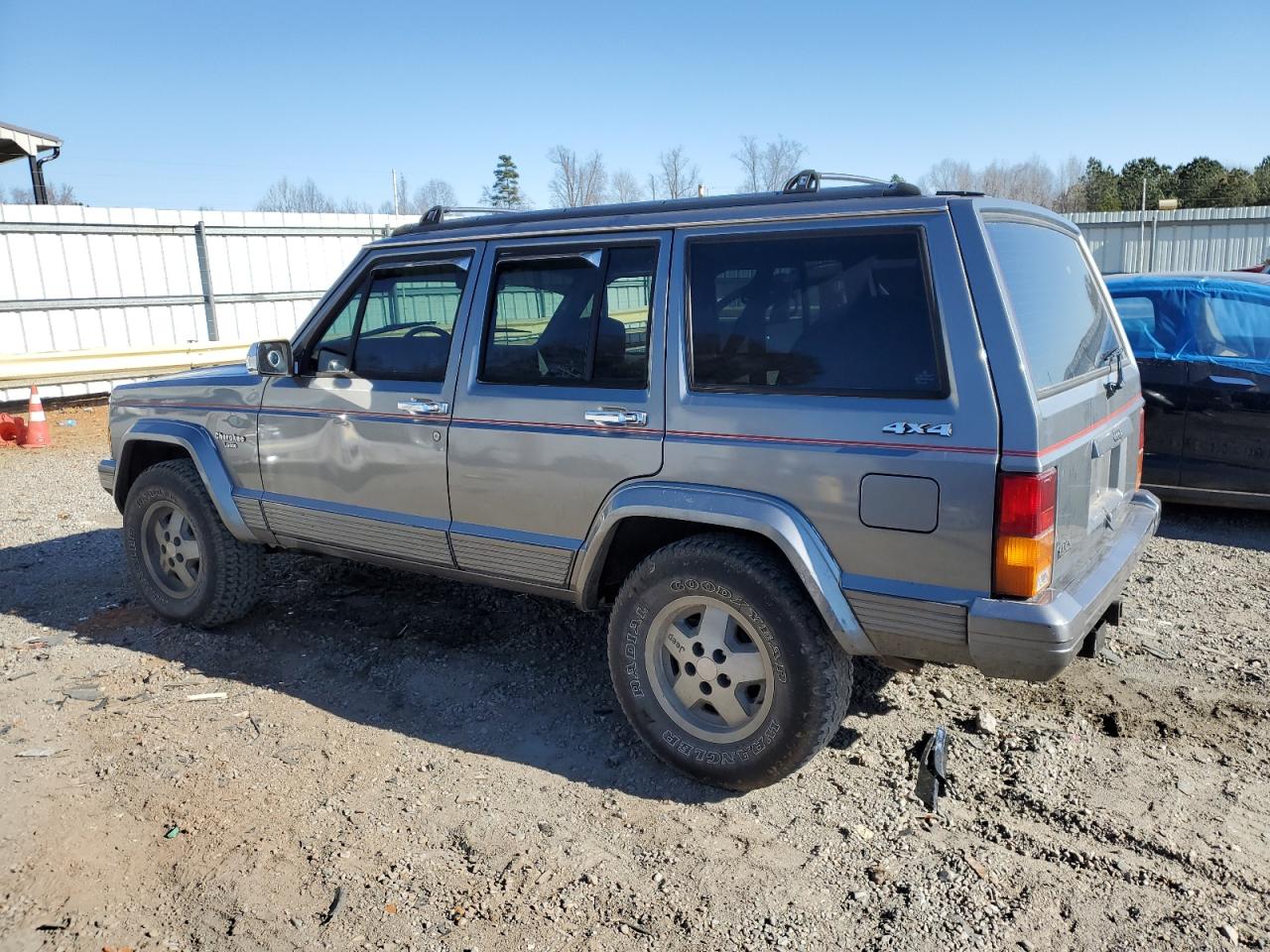1992 Jeep Grand Cherokee - Image 2
