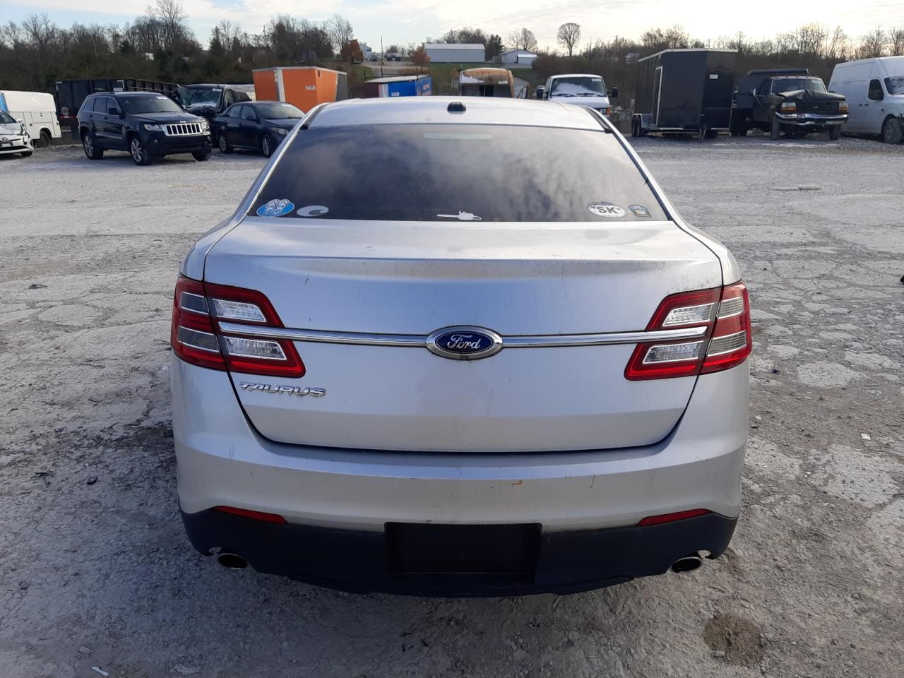 2015 Ford Taurus - Image 6