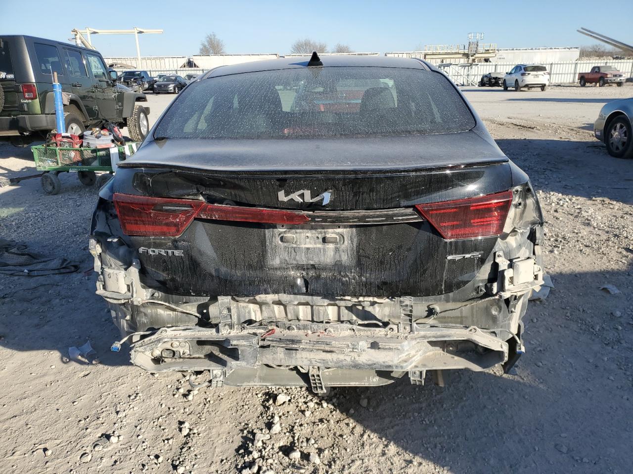 2024 Kia Forte - Image 6