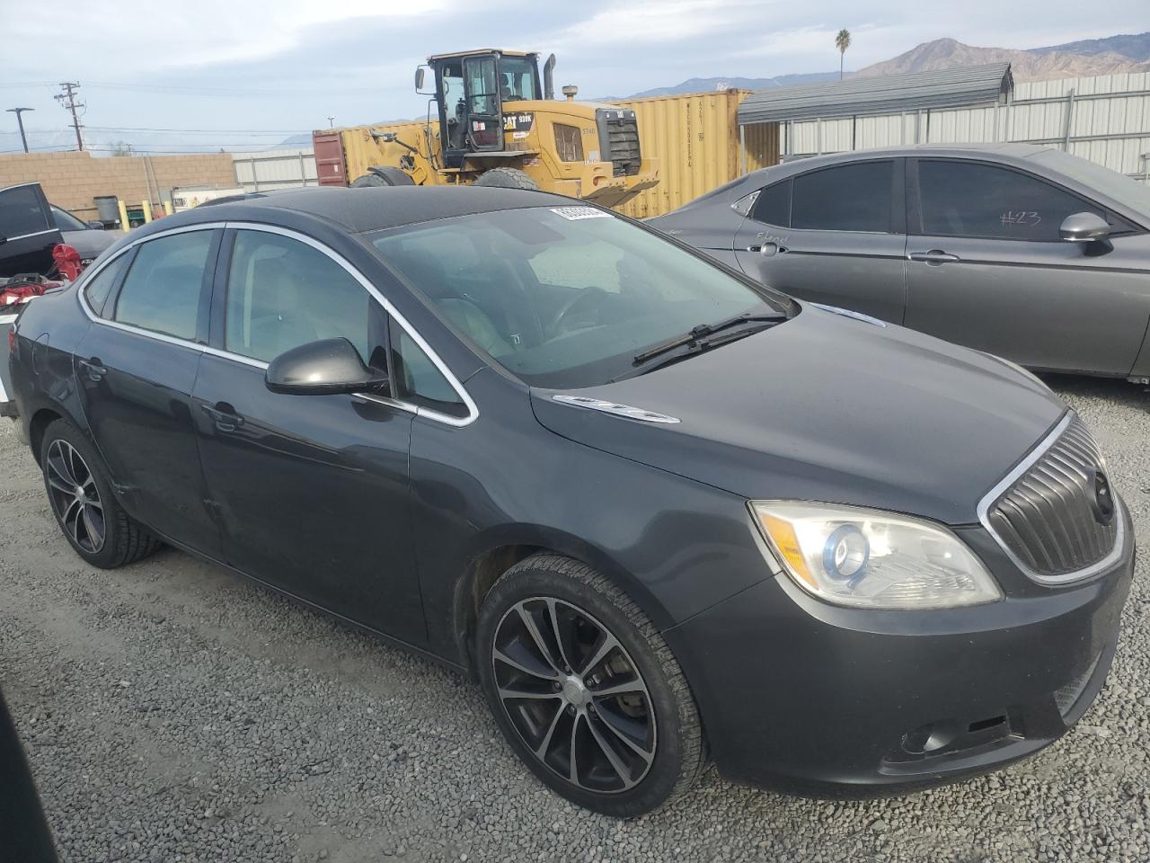 VIN 1G4PR5SK5H4119338 2017 BUICK VERANO no.4