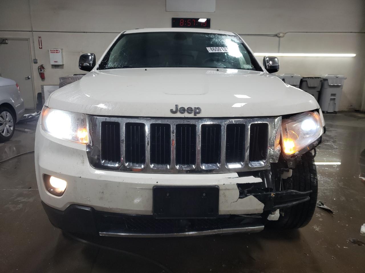 2011 Jeep Grand Cherokee - Image 5