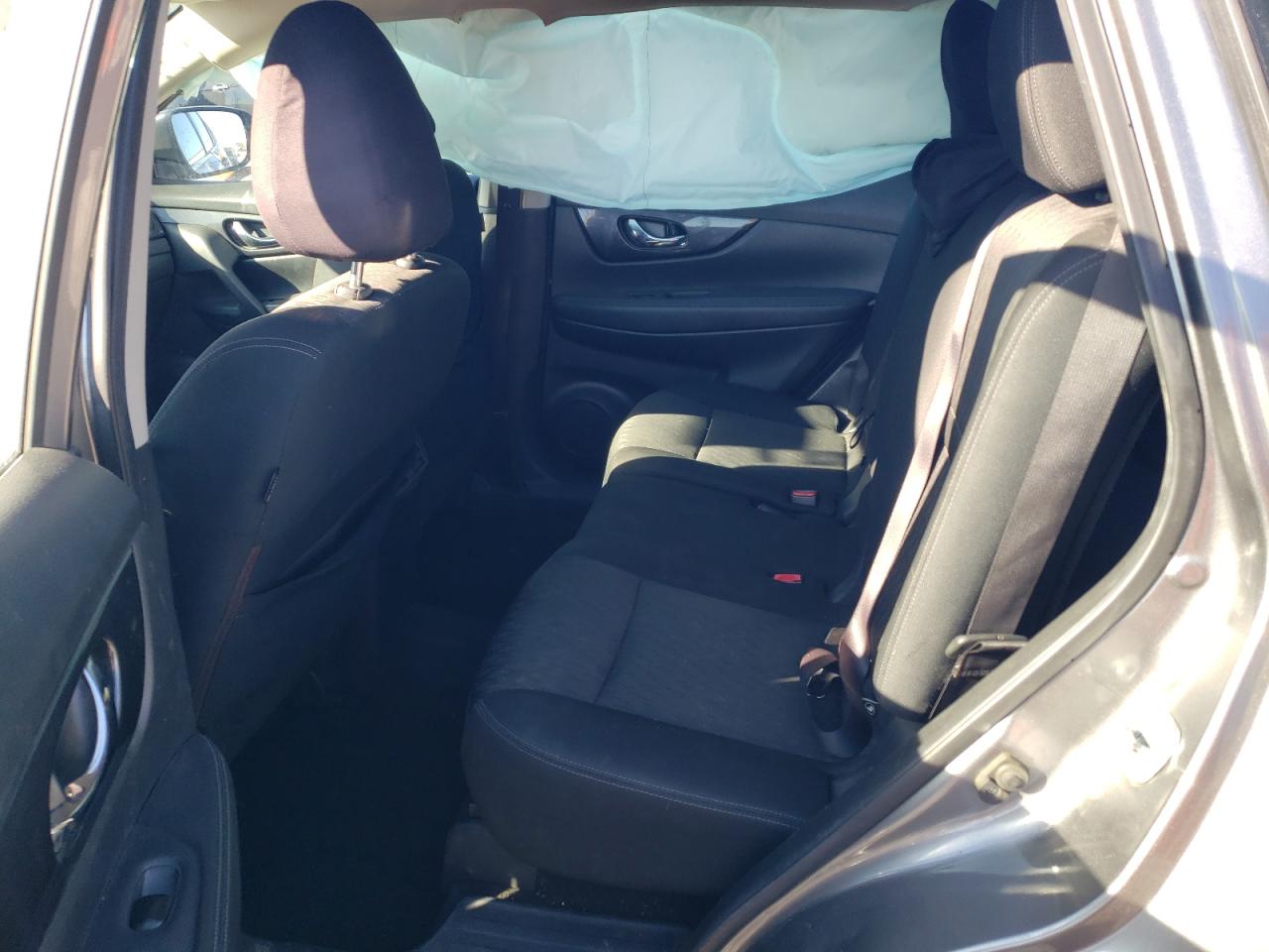 2017 Nissan Rogue - Image 10