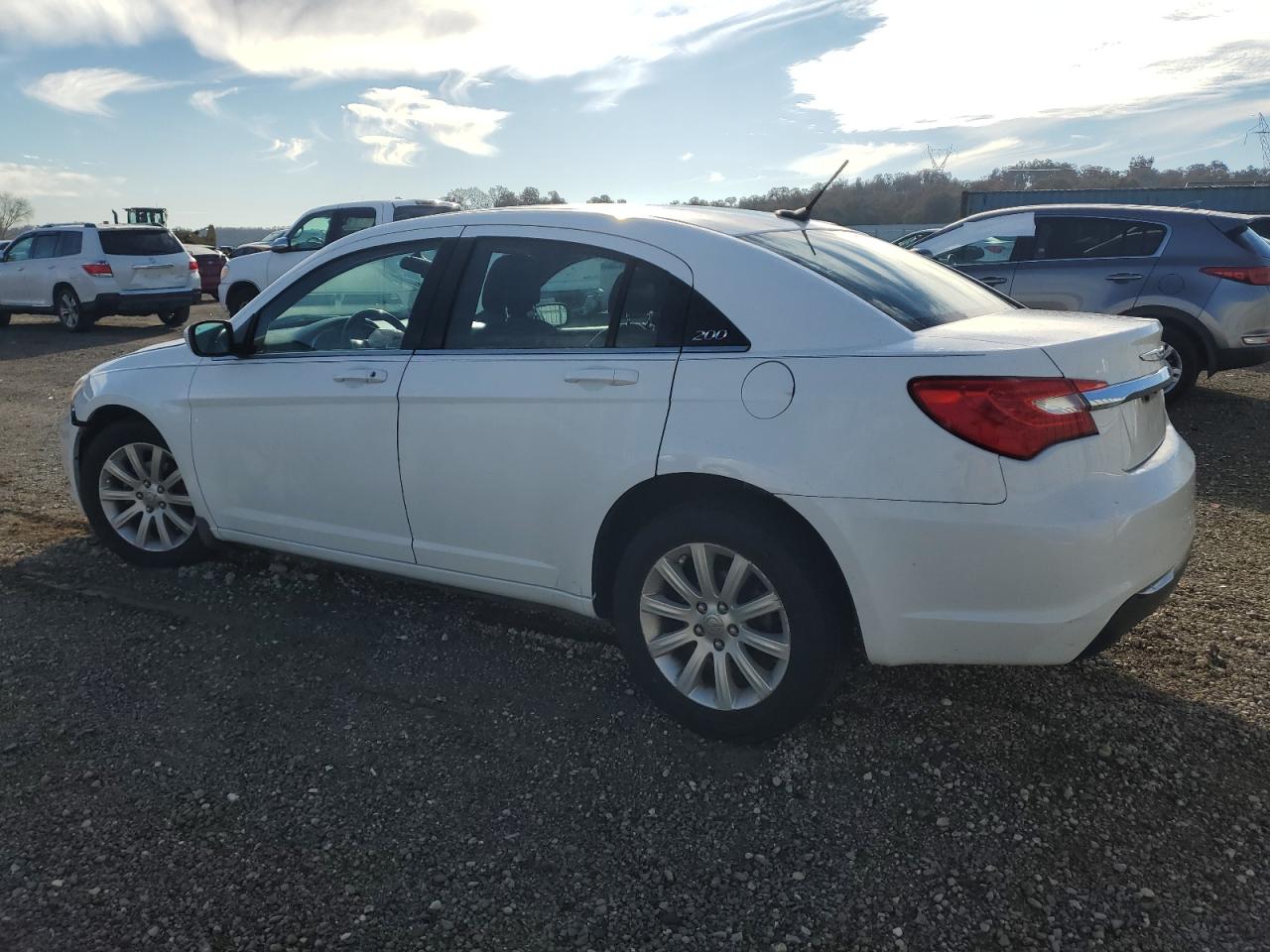 VIN 1C3CCBBB3DN762945 2013 CHRYSLER 200 no.2