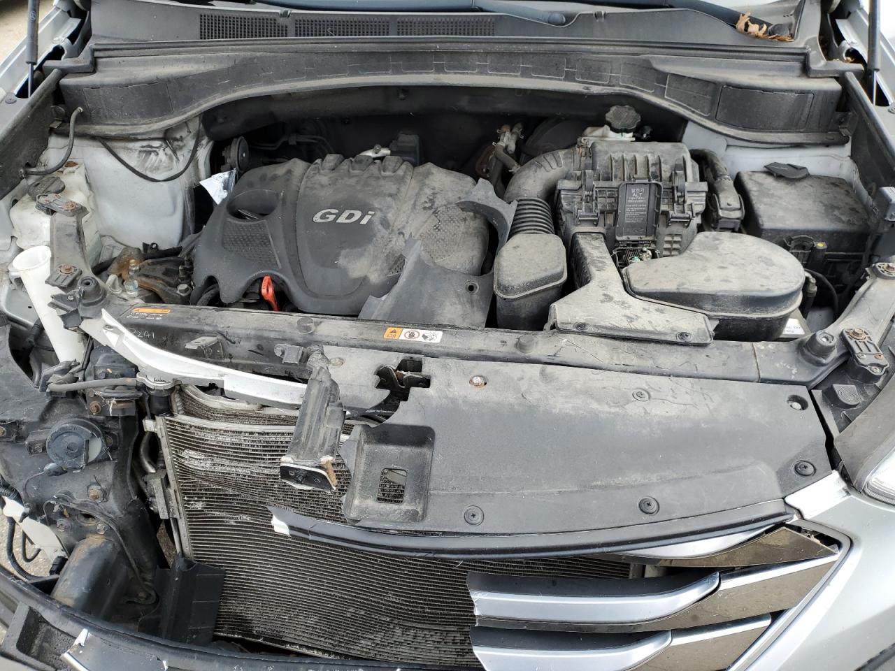 2016 Hyundai Santa Fe - Image 12