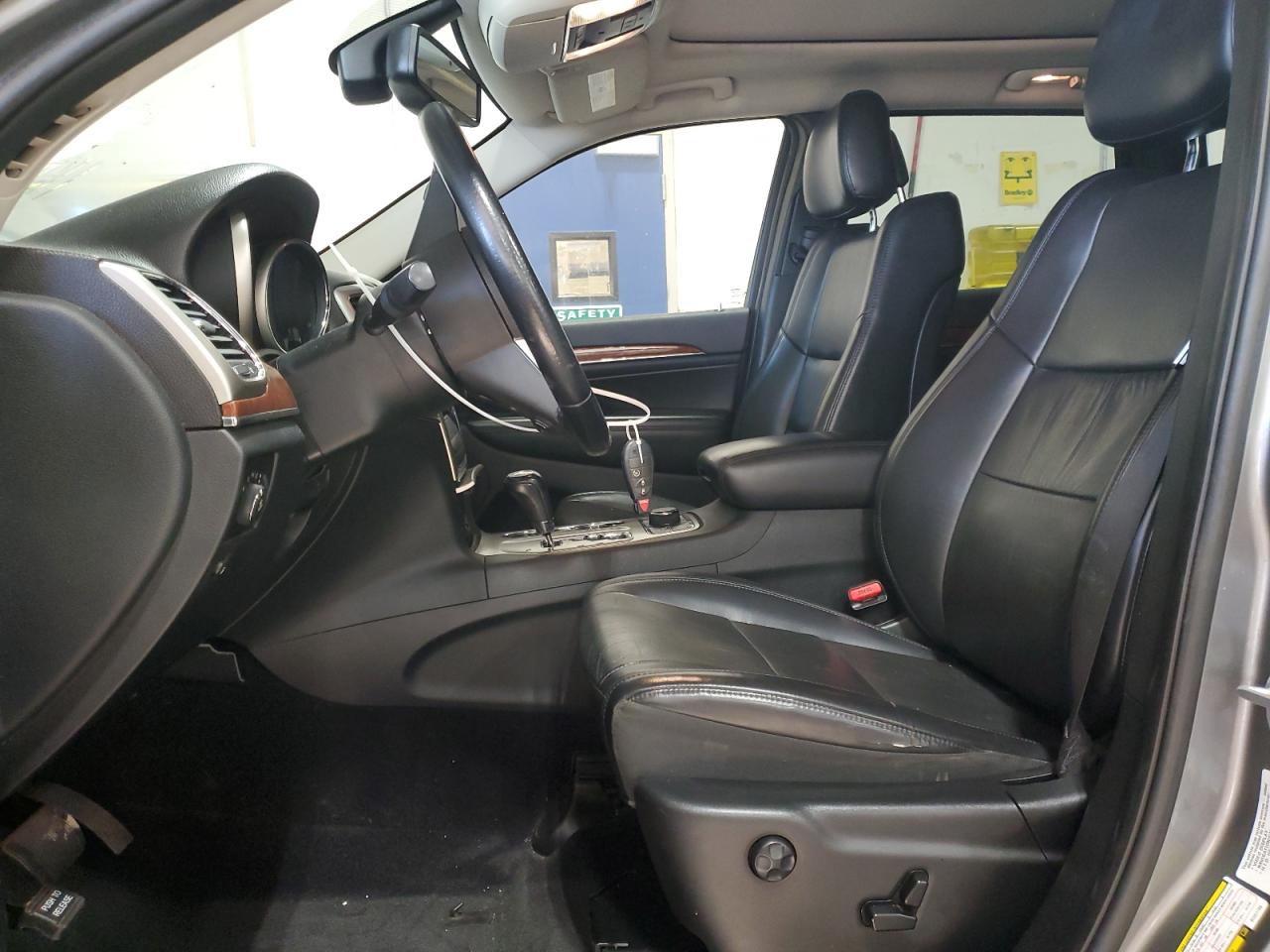 2011 Jeep Grand Cherokee - Image 7