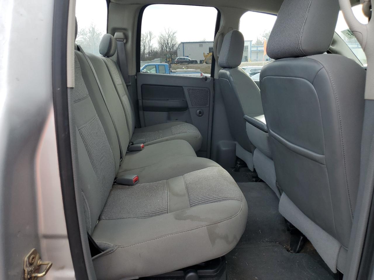 2006 Dodge RAM - Image 11