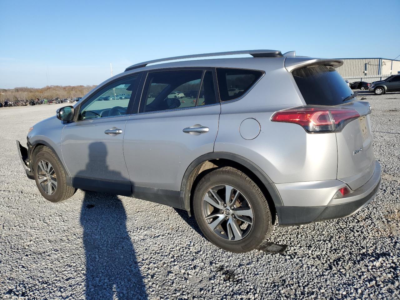 VIN 2T3RFREV7HW546946 2017 TOYOTA RAV4 no.2