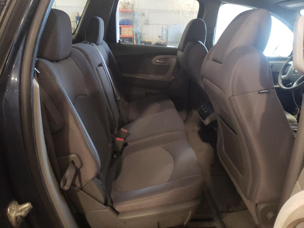 2010 Chevrolet Traverse - Image 11