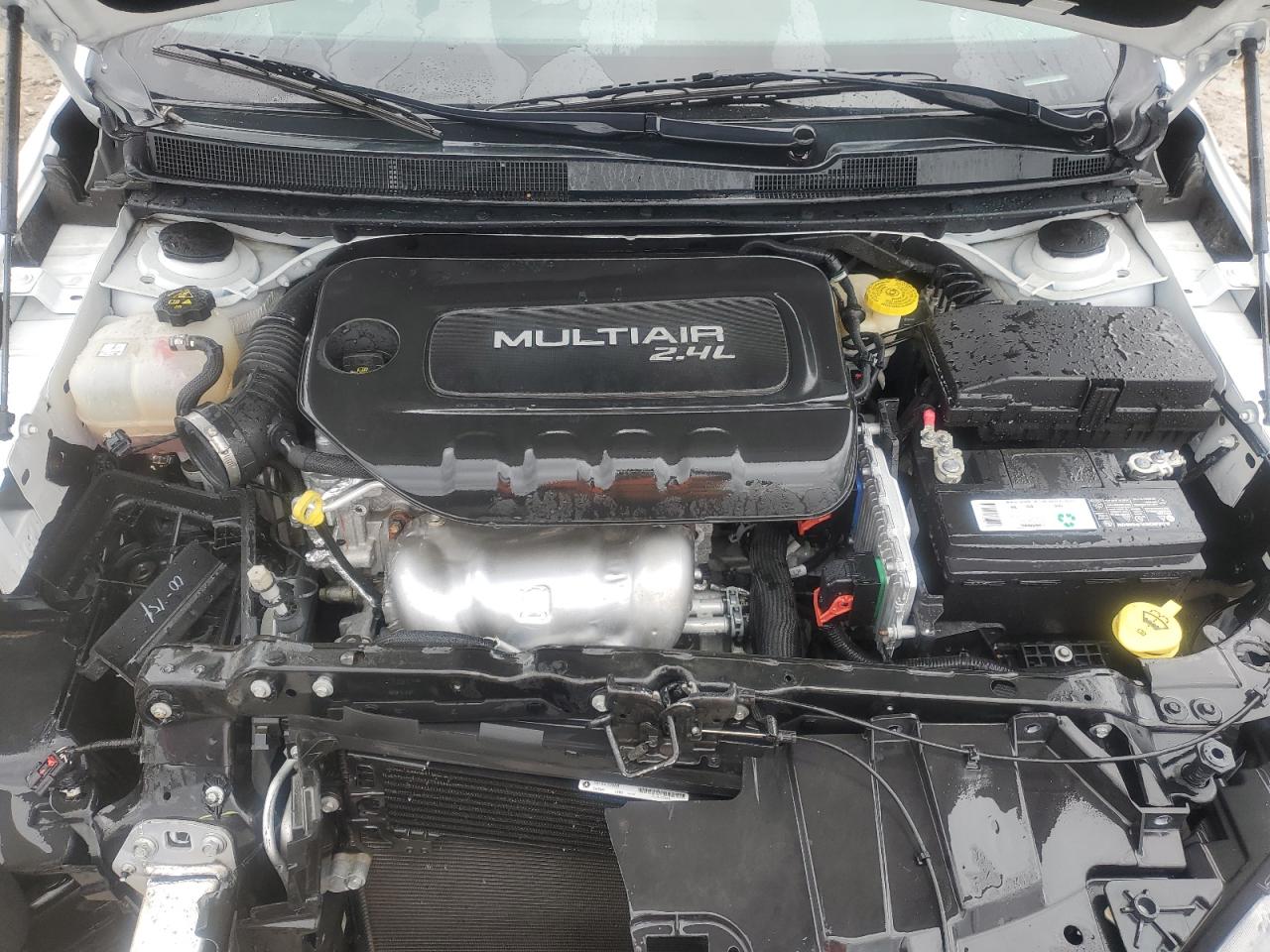 2015 Chrysler 200 - Image 11