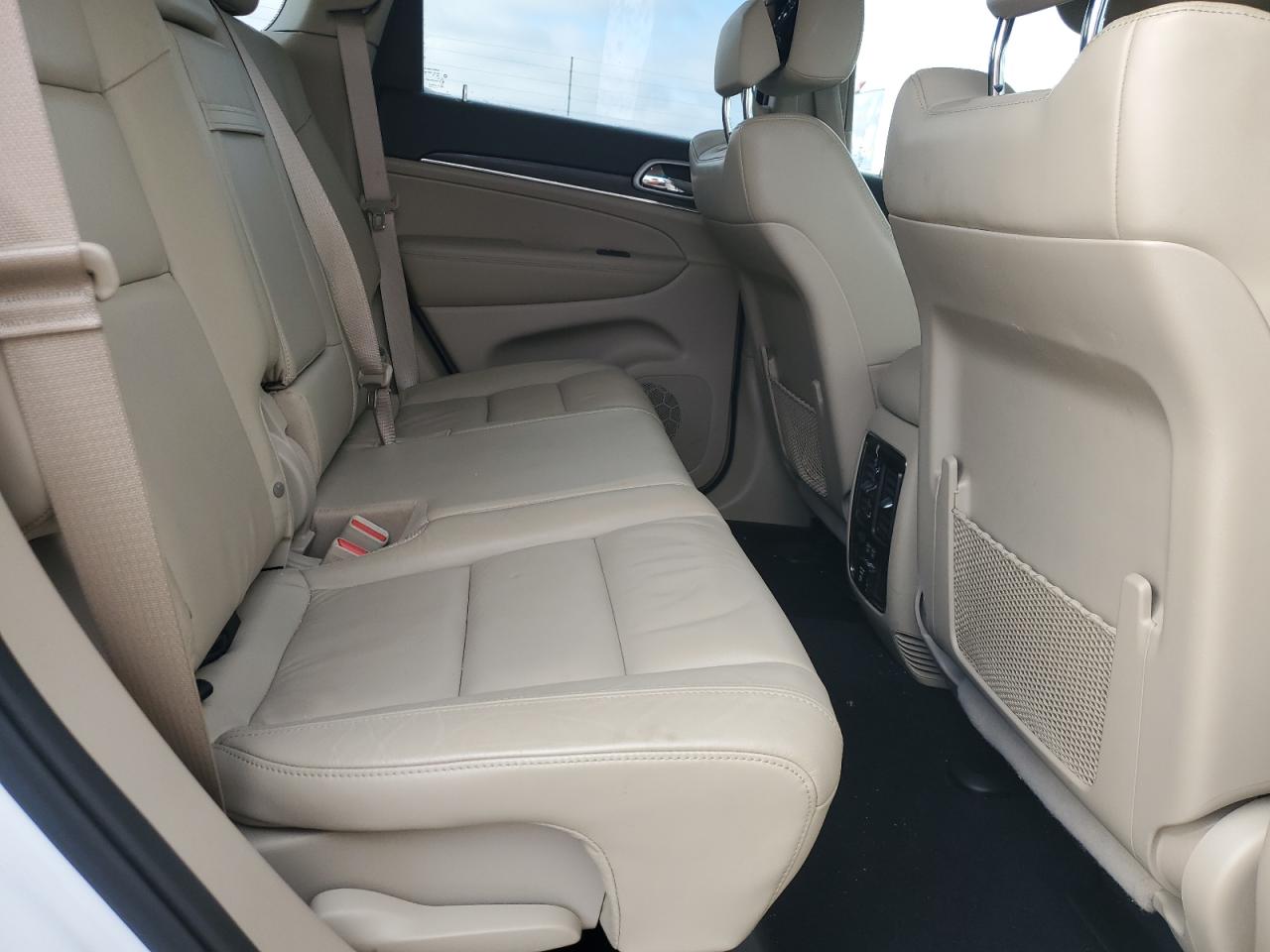 2020 Jeep Grand Cherokee - Image 11
