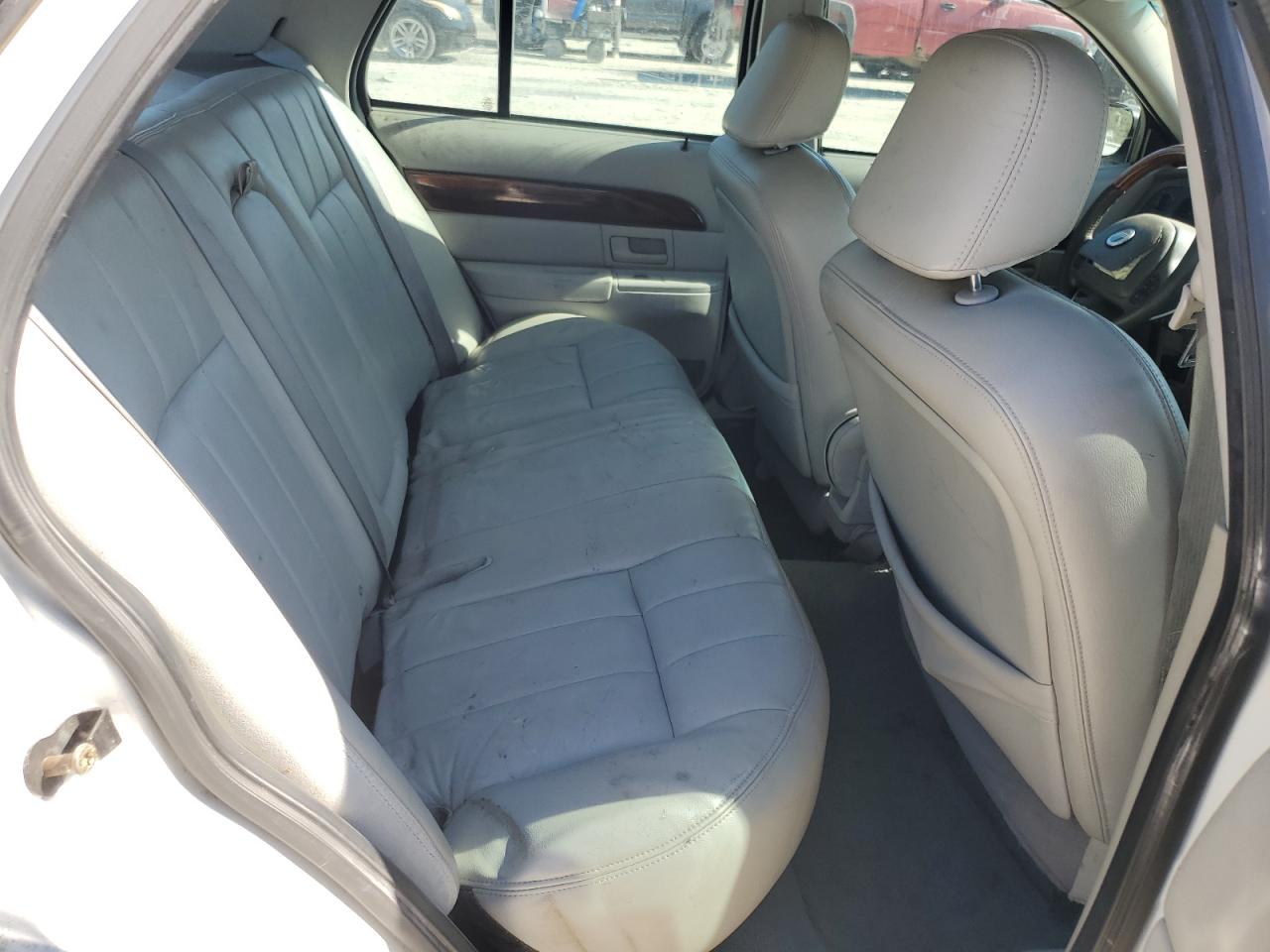 2003 Mercury Grand Marquis - Image 10
