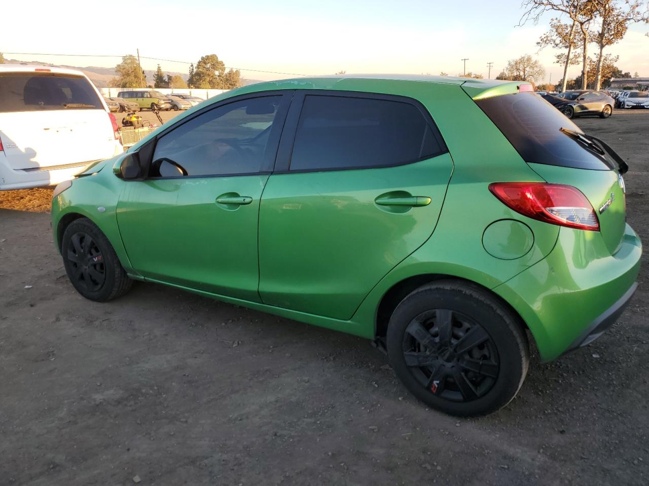 2013 Mazda 2 - Image 2