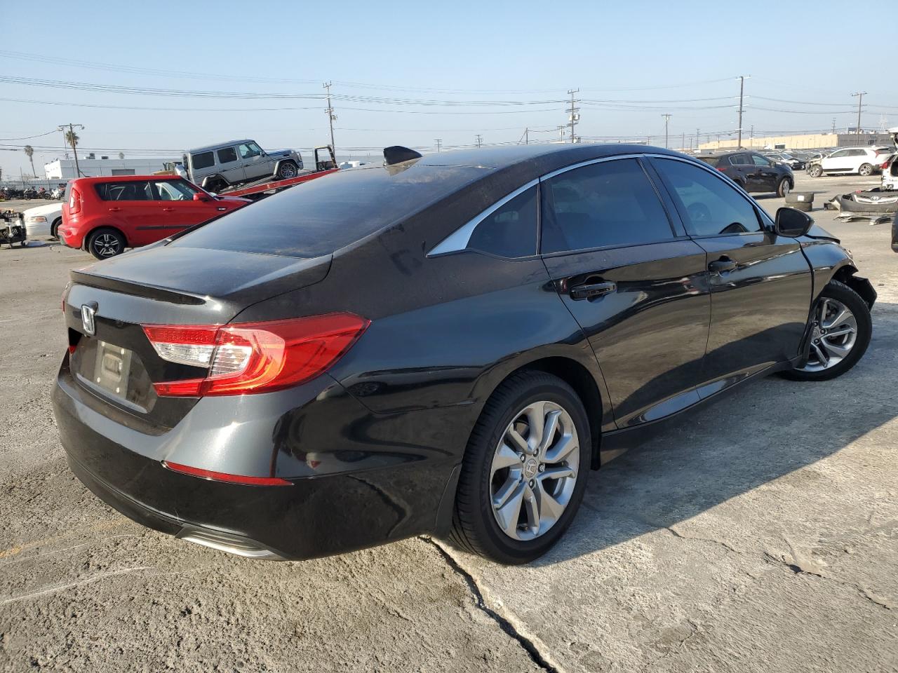 VIN 1HGCV1F13JA027887 2018 HONDA ACCORD no.3