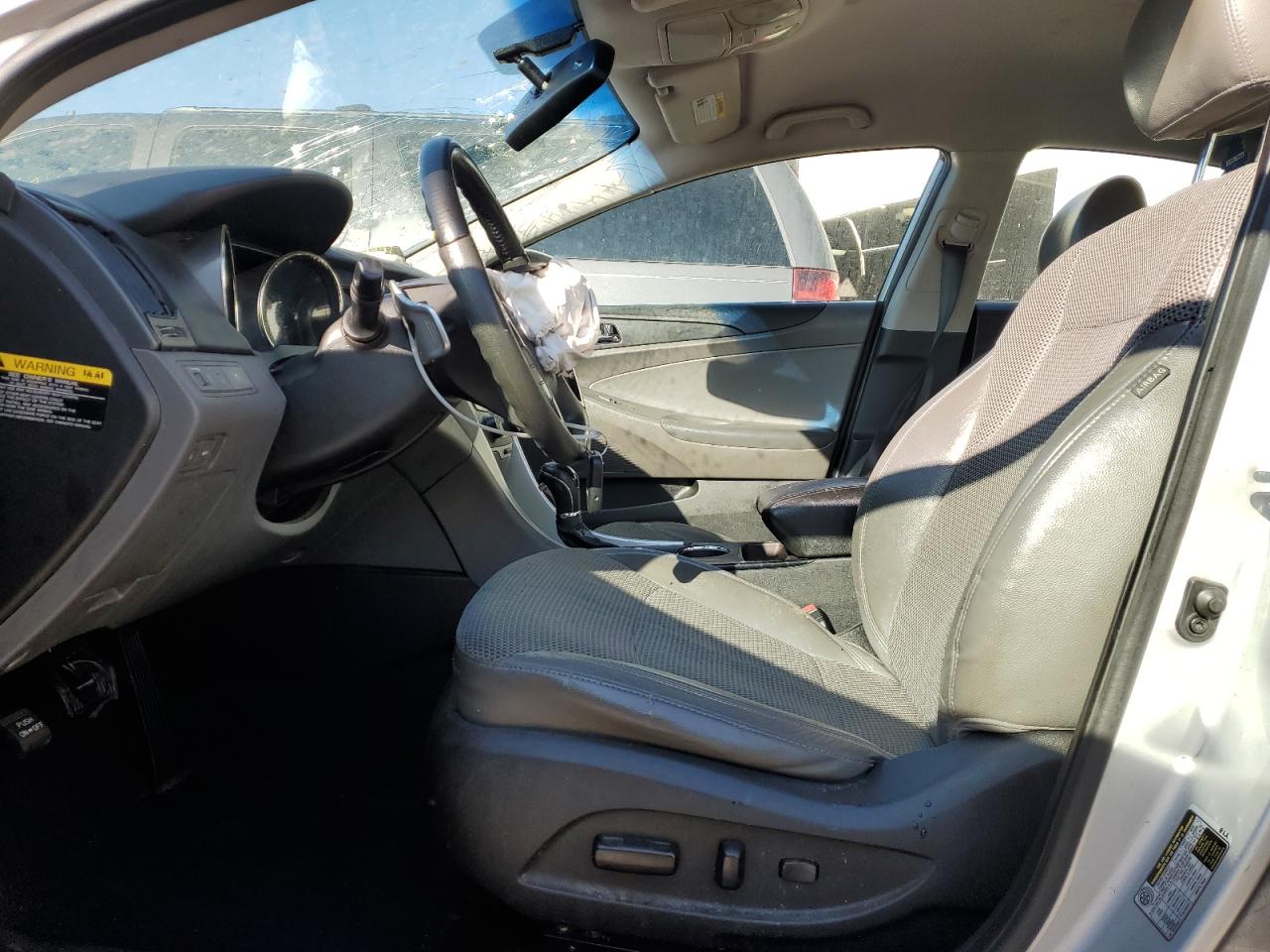 2012 Hyundai Sonata - Image 7
