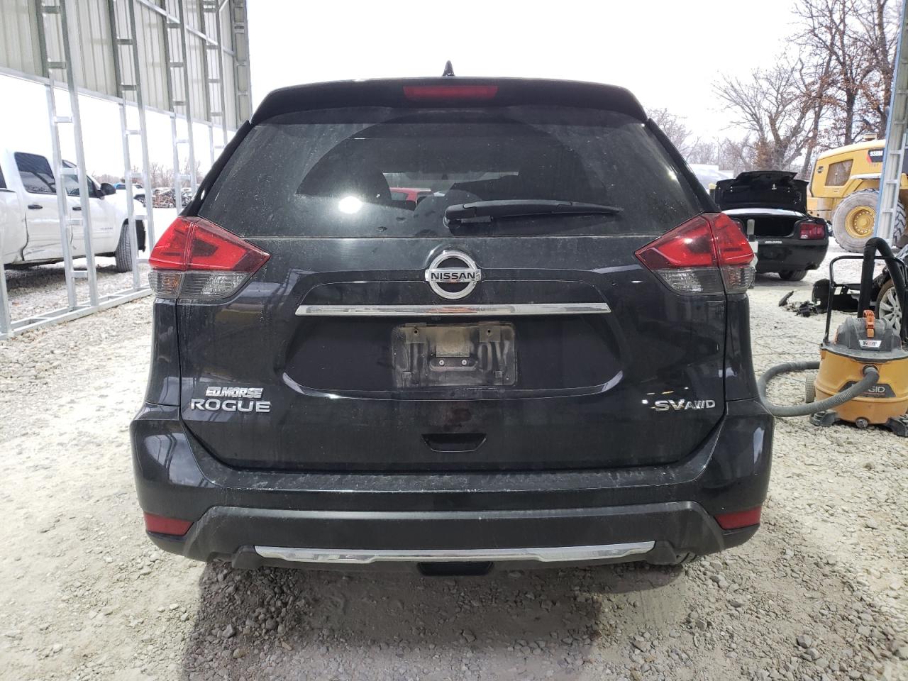 2017 Nissan Rogue S VIN: JN8AT2MV3HW277963 Lot: 85727944