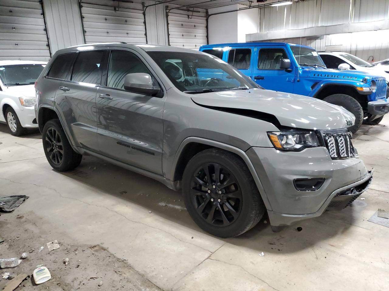 2020 Jeep Grand Cherokee - Image 4