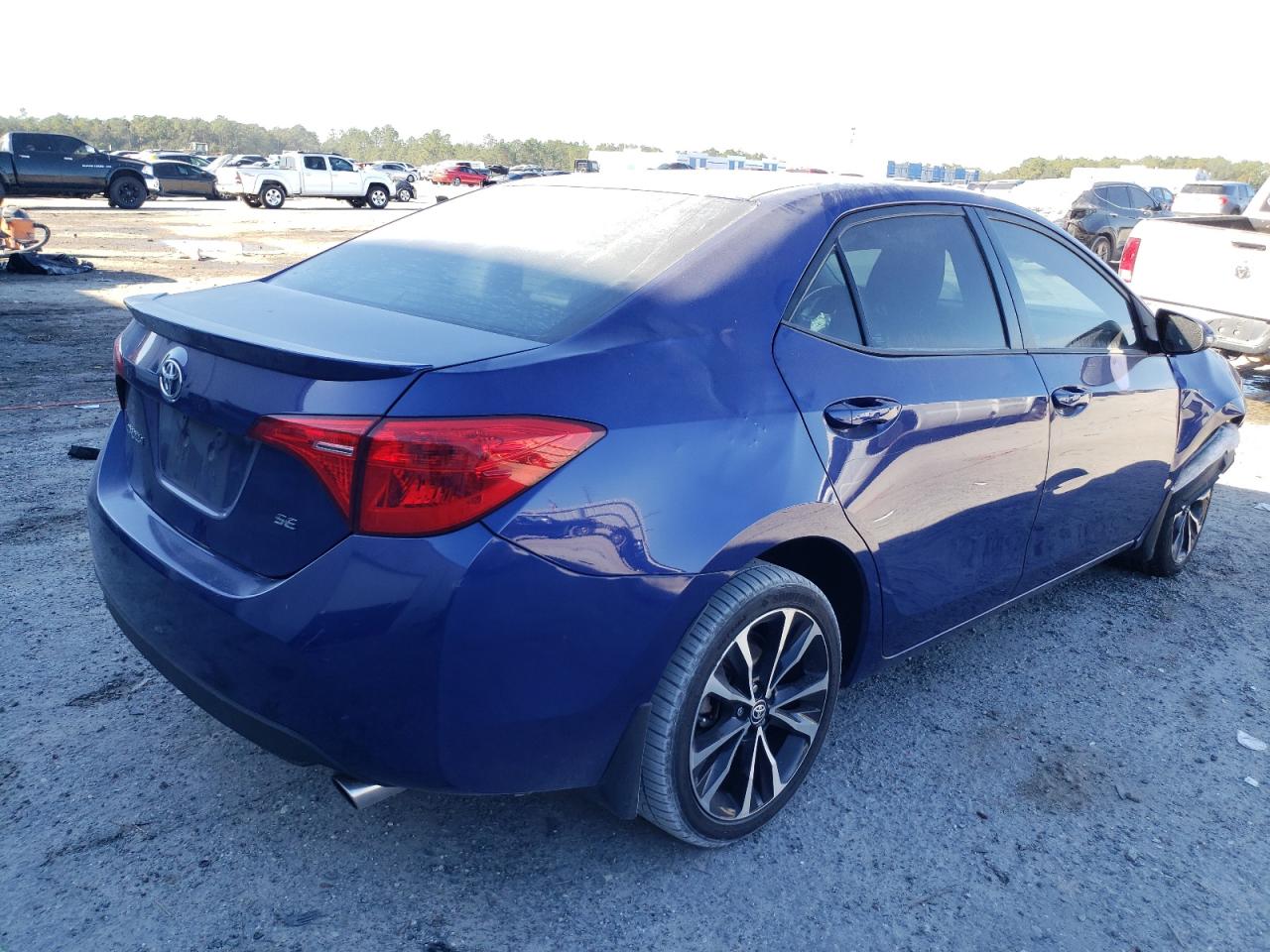 VIN 2T1BURHE4HC811755 2017 TOYOTA COROLLA no.3