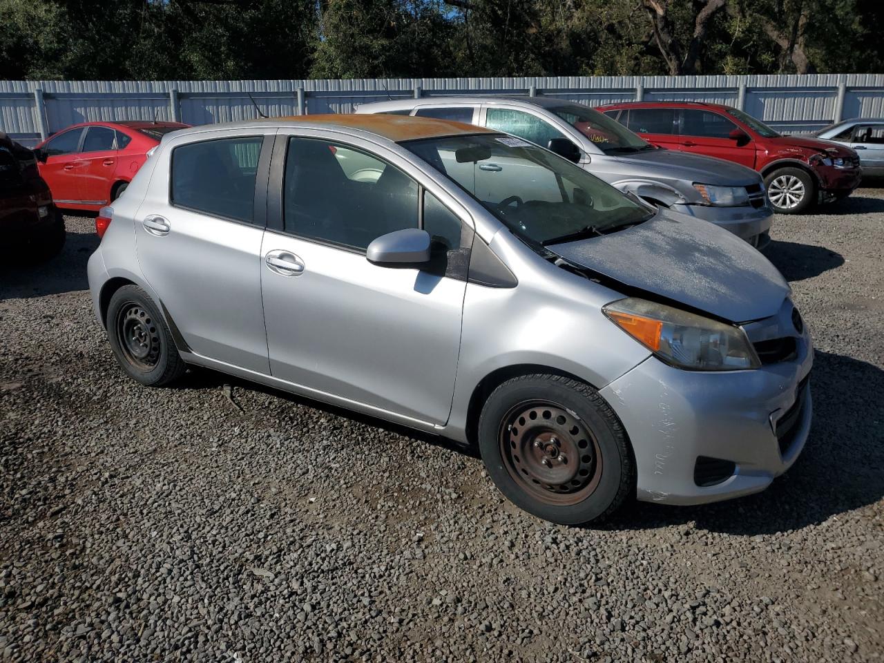 VIN JTDKTUD39DD543485 2013 TOYOTA YARIS no.4