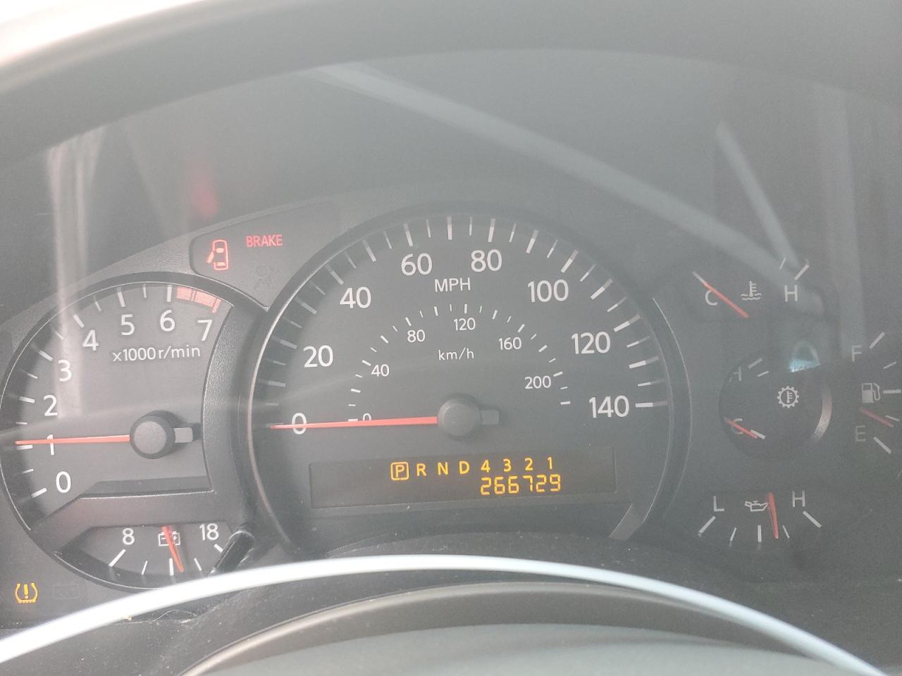 2005 Nissan Titan - Image 9
