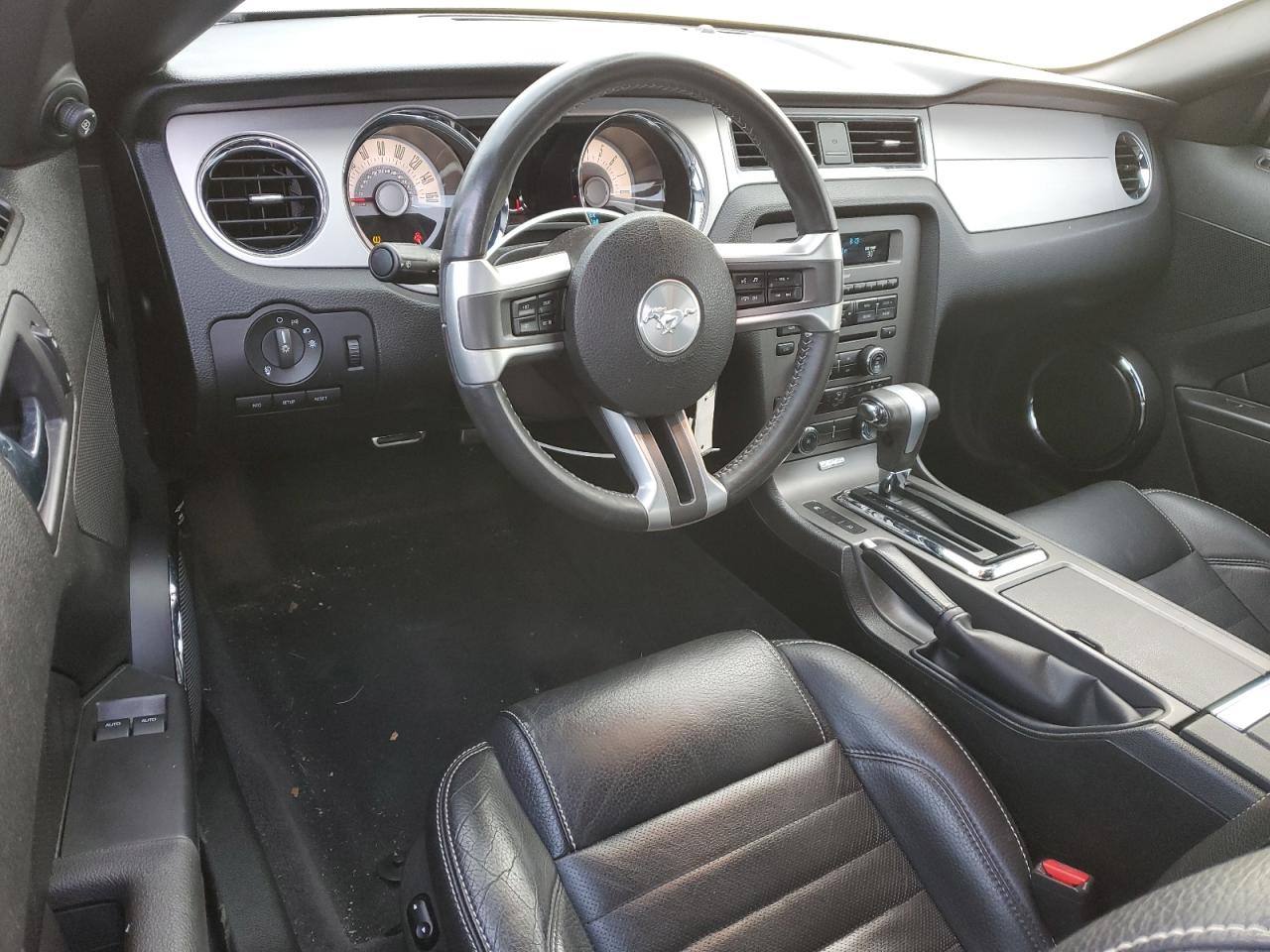 2011 Ford Mustang - Image 8