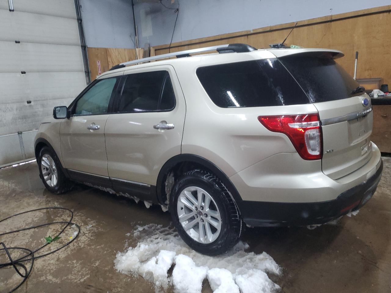 2011 Ford Explorer - Image 2