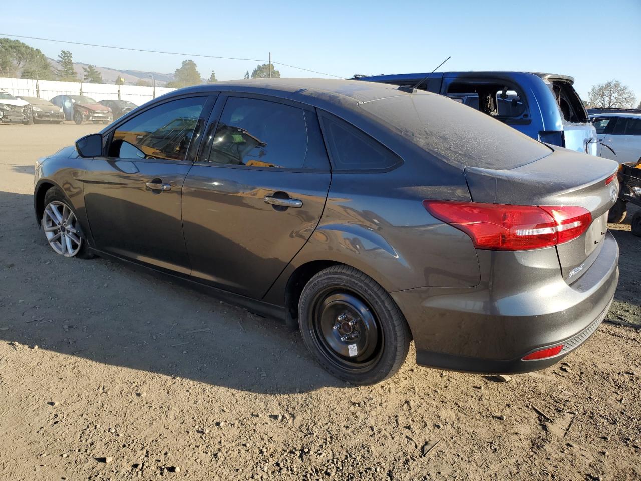 VIN 1FADP3F21FL330458 2015 FORD FOCUS no.2